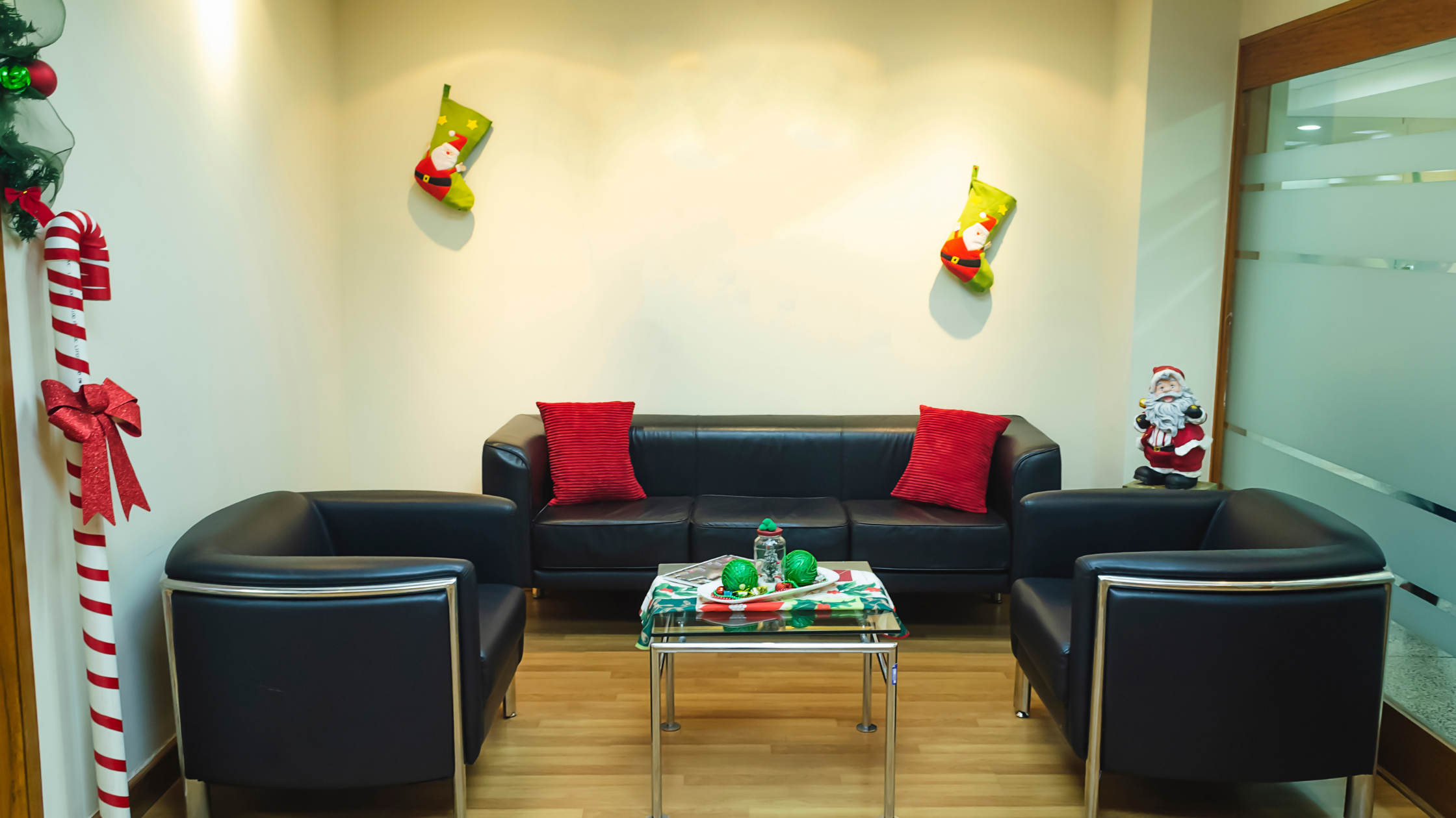 holiday dental office decor