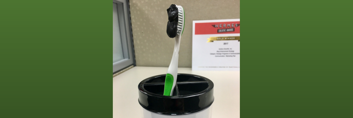 Charcoal toothpaste, does charcoal toothpaste work, charcoal powder, clean teeth